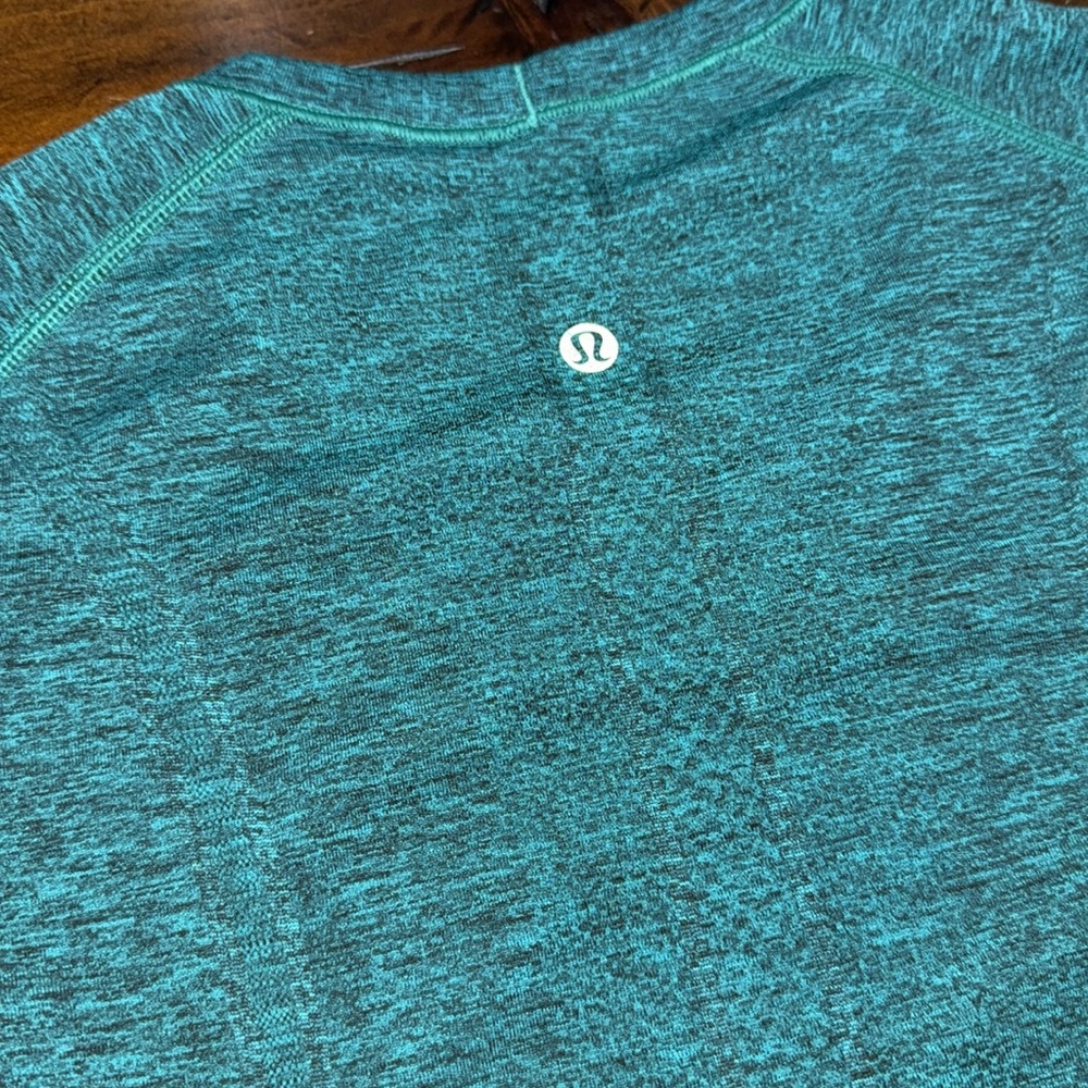 lululemon athletica Short Sleeve Tech Tee - Picture 11 of 13